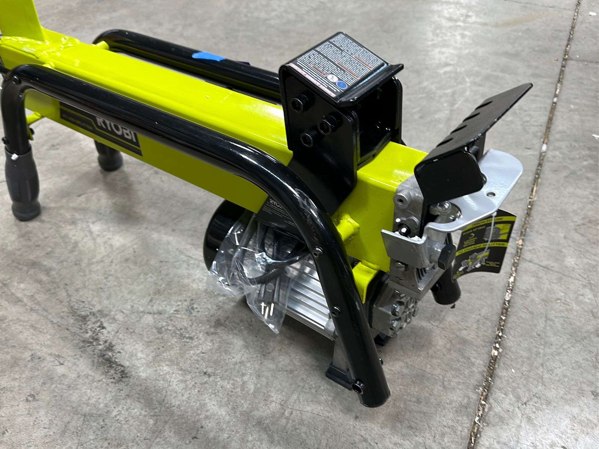 AS IS RYOBI ELECTRIC LOG SPLITTER Earl s Auction Company